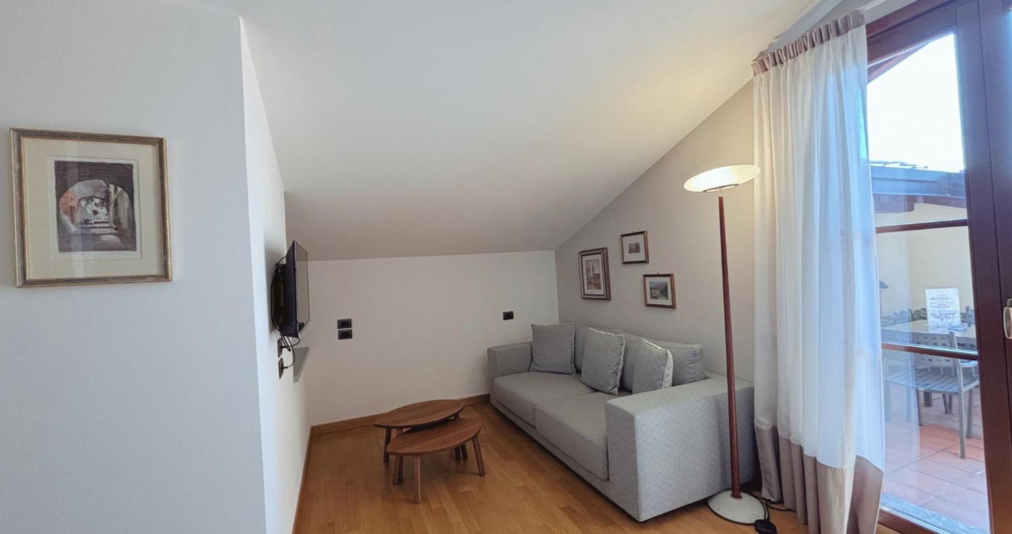 Casa Ceruti Bed & Breakfast Villa Guardia Exterior photo